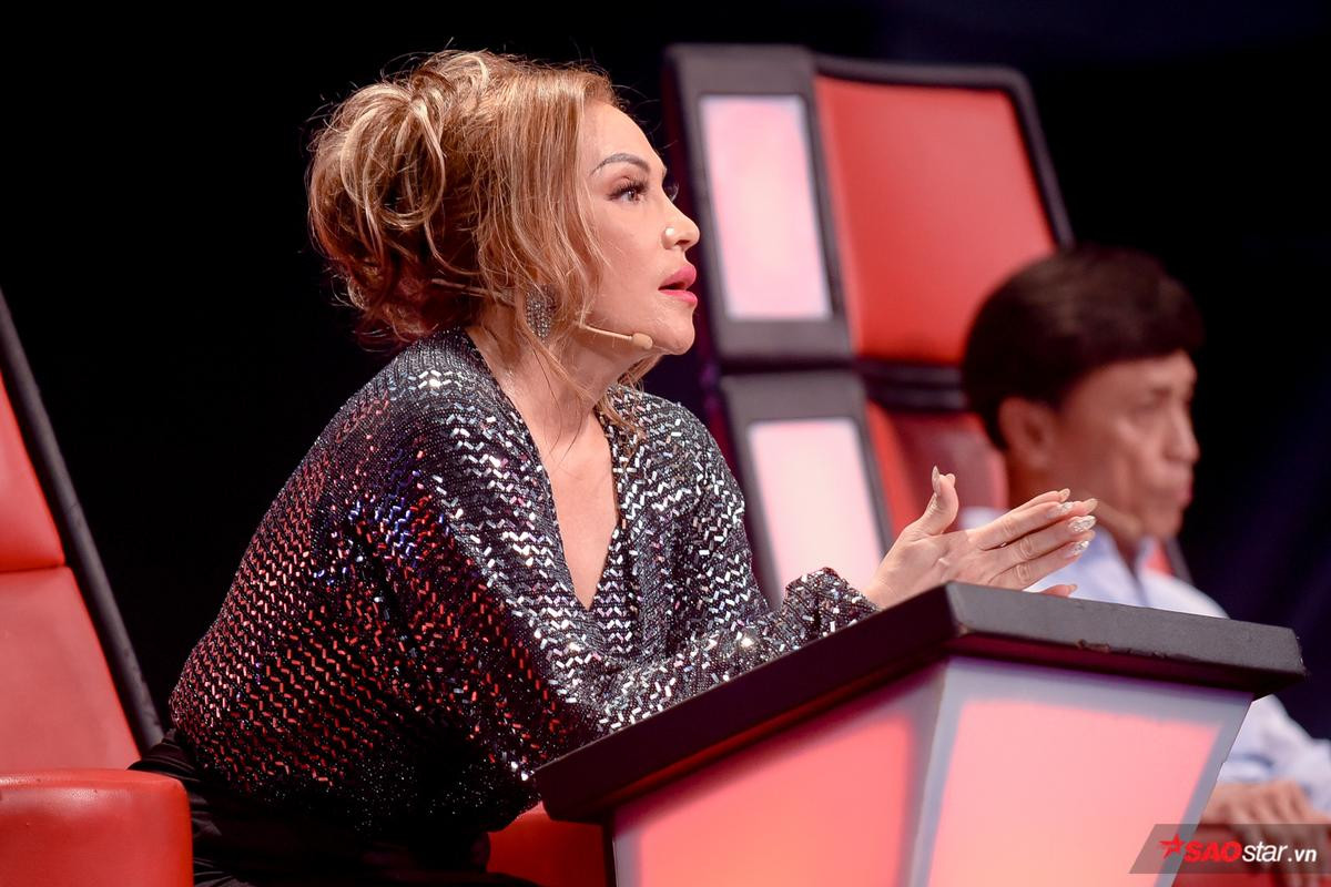 Tập 11 The Voice 2019: Bo Bắp lọt Top 14, Ella Beth 'gây sốt' khi hát tiếng Việt đầy cảm xúc Ảnh 5