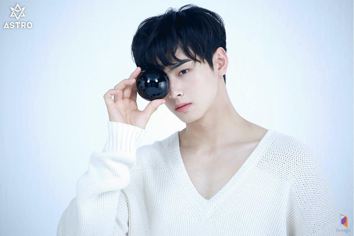 Hoàng tử Cha Eun Woo (ASTRO) quyến rũ, đẹp không góc chết trong ảnh quảng bá phim 'Rookie Historian Goo Hae Ryung' Ảnh 6