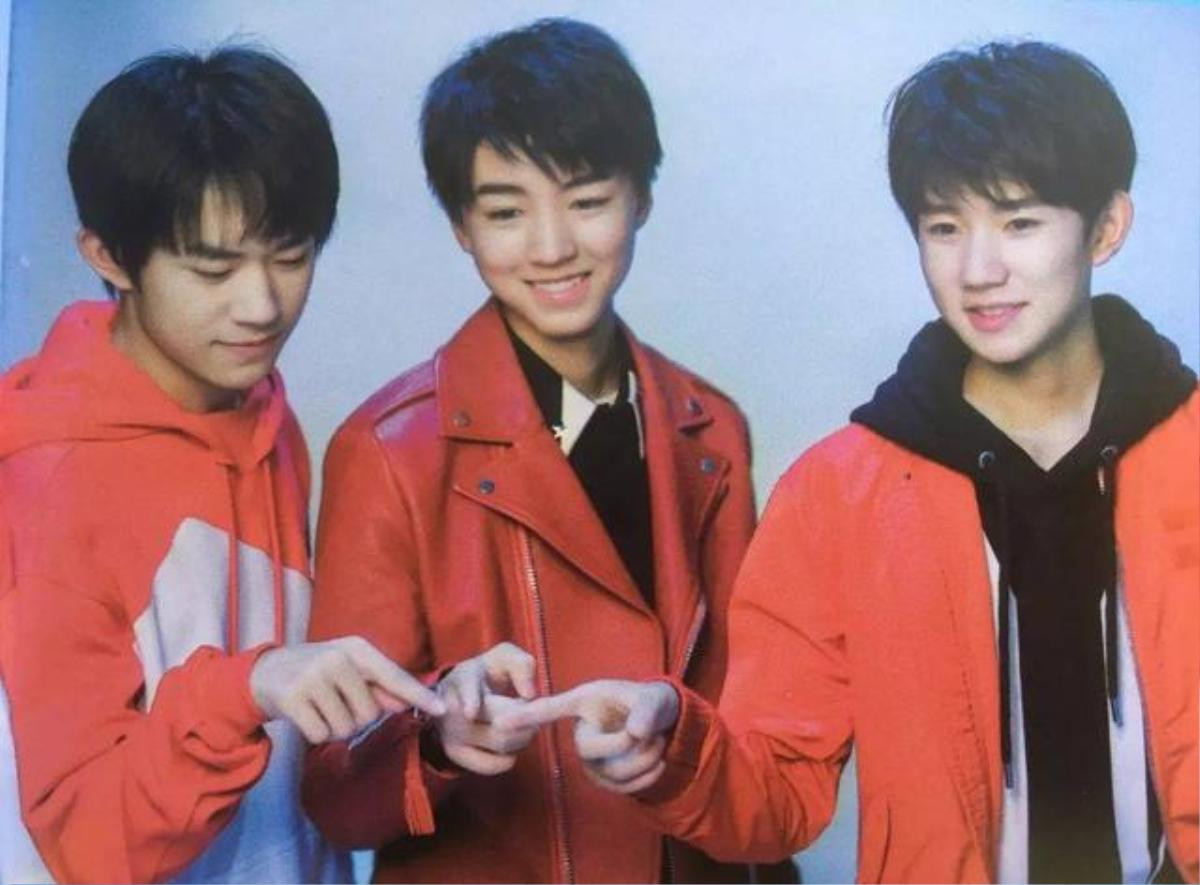 Mối quan hệ giữa những thành viên trong TFBoys như thế nào? Những bức ảnh sau đây sẽ cho bạn biết điều đó Ảnh 13