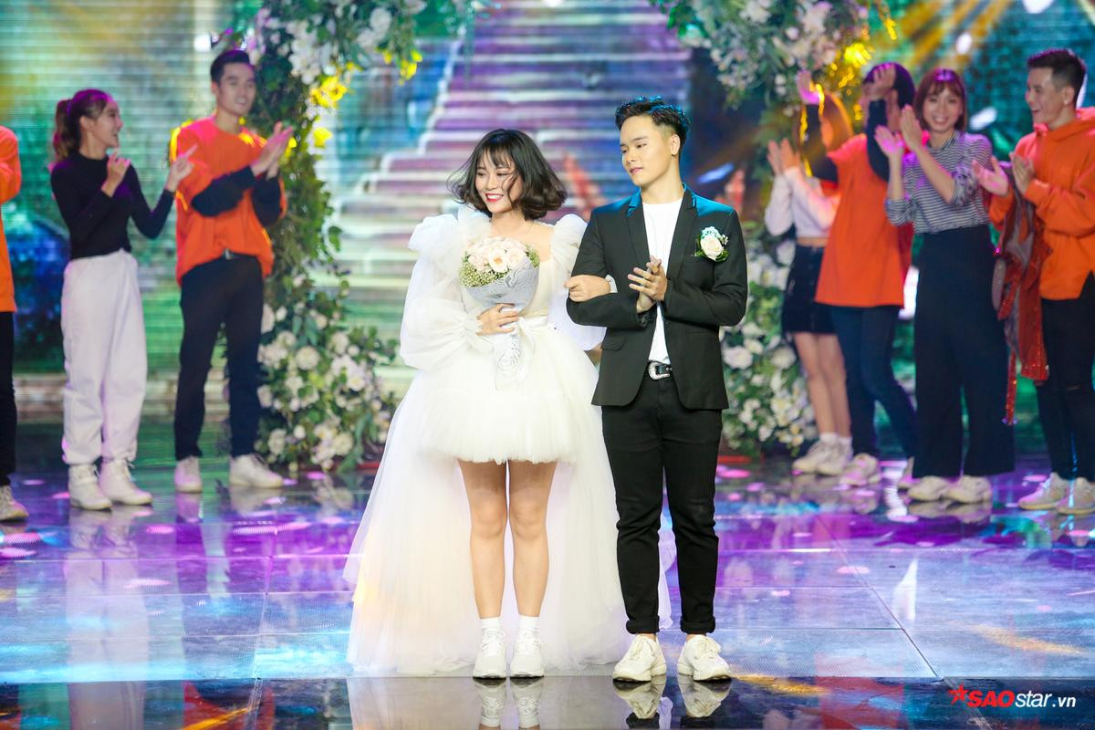 Tập 12 The Voice 2019: Xuân Đạt cưới Misthy, HLV Thanh Hà 'cầm roi đánh' Đức Trường? Ảnh 4