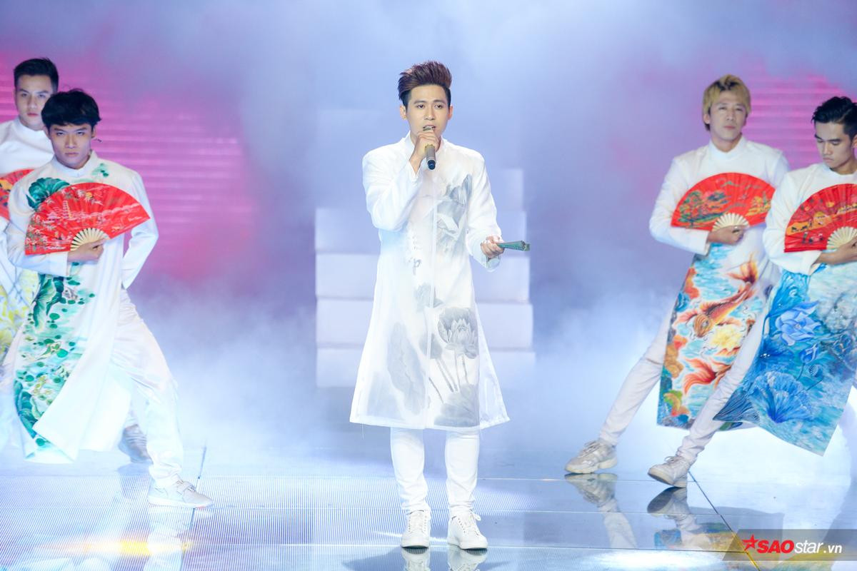 Tập 12 The Voice 2019: Xuân Đạt cưới Misthy, HLV Thanh Hà 'cầm roi đánh' Đức Trường? Ảnh 1