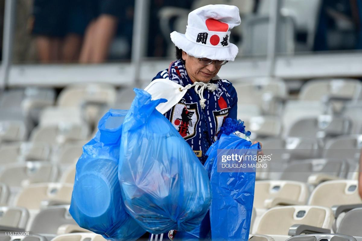 Bị loại khỏi Copa America, CĐV Nhật Bản vẫn để lại ấn tượng bởi hành động cực đẹp này Ảnh 3