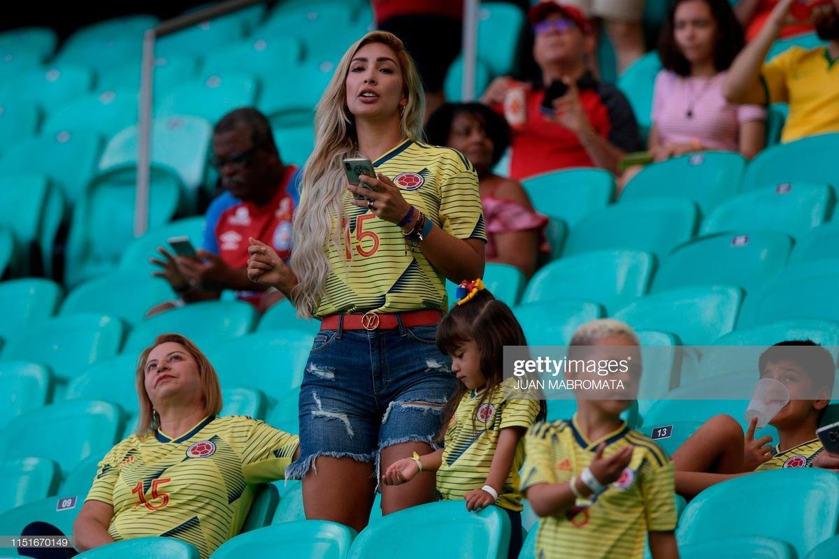 Cô vợ nóng bỏng của cầu thủ Colombia 'đốt cháy' khán đài Copa America 2019 Ảnh 5