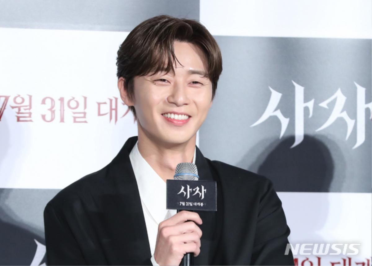 Park Seo Joon nói về tình bạn với Choi Woo Sik: 'Không thể tách rời, chúng tôi ở cạnh nhau vào hôm qua' Ảnh 3