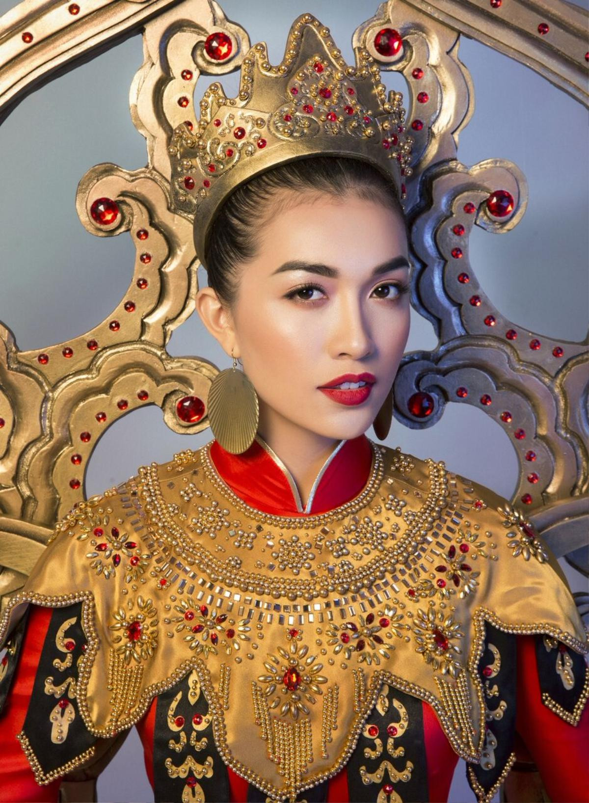 Á hậu Lệ Hằng, NTK Linh San, Thuận Việt cùng H'Hen Niê tìm National Costume cho Hoàng Thùy Ảnh 1