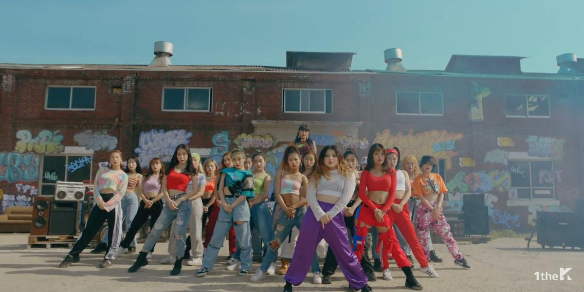 (G)I-DLE hoá quái xế cực ngầu trong MV 'Uh-Oh' đậm chất hoài cổ vừa ra mắt Ảnh 7