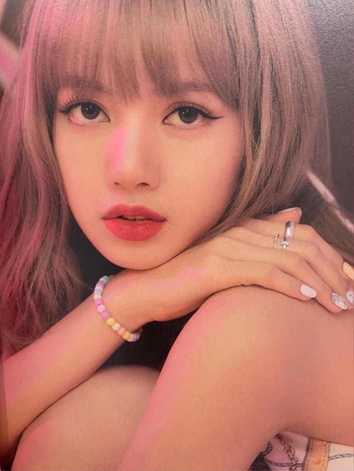 Loạt ảnh chụp beauty 'xinh như mộng' của Lisa Black Pink được fan share rần rần trên mạng xã hội Ảnh 1