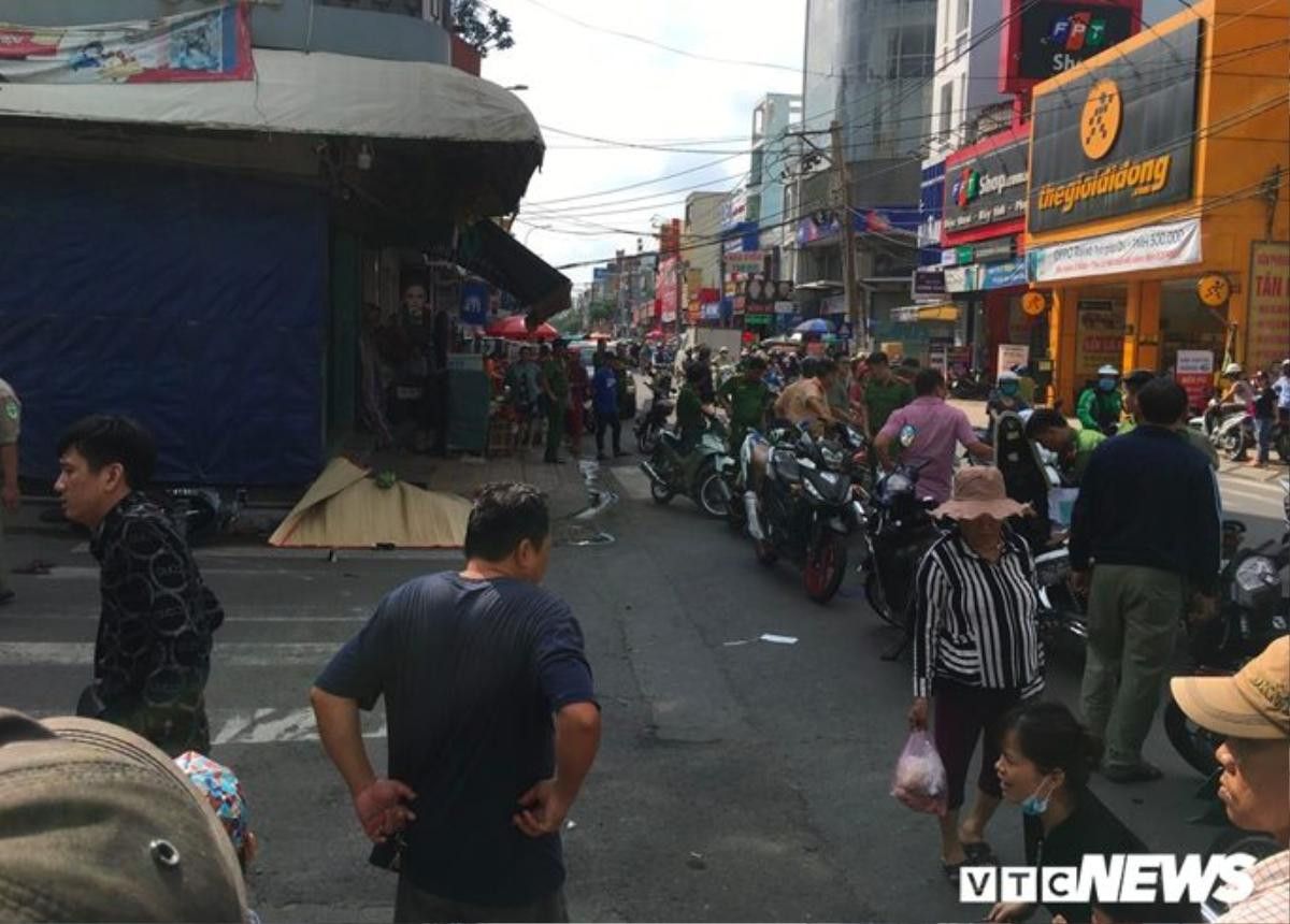 Vụ tài xế taxi tông tử vong cô gái ở Sài Gòn rồi bỏ đi: Vì sao người dân không đưa nạn nhân đi cấp cứu? Ảnh 1