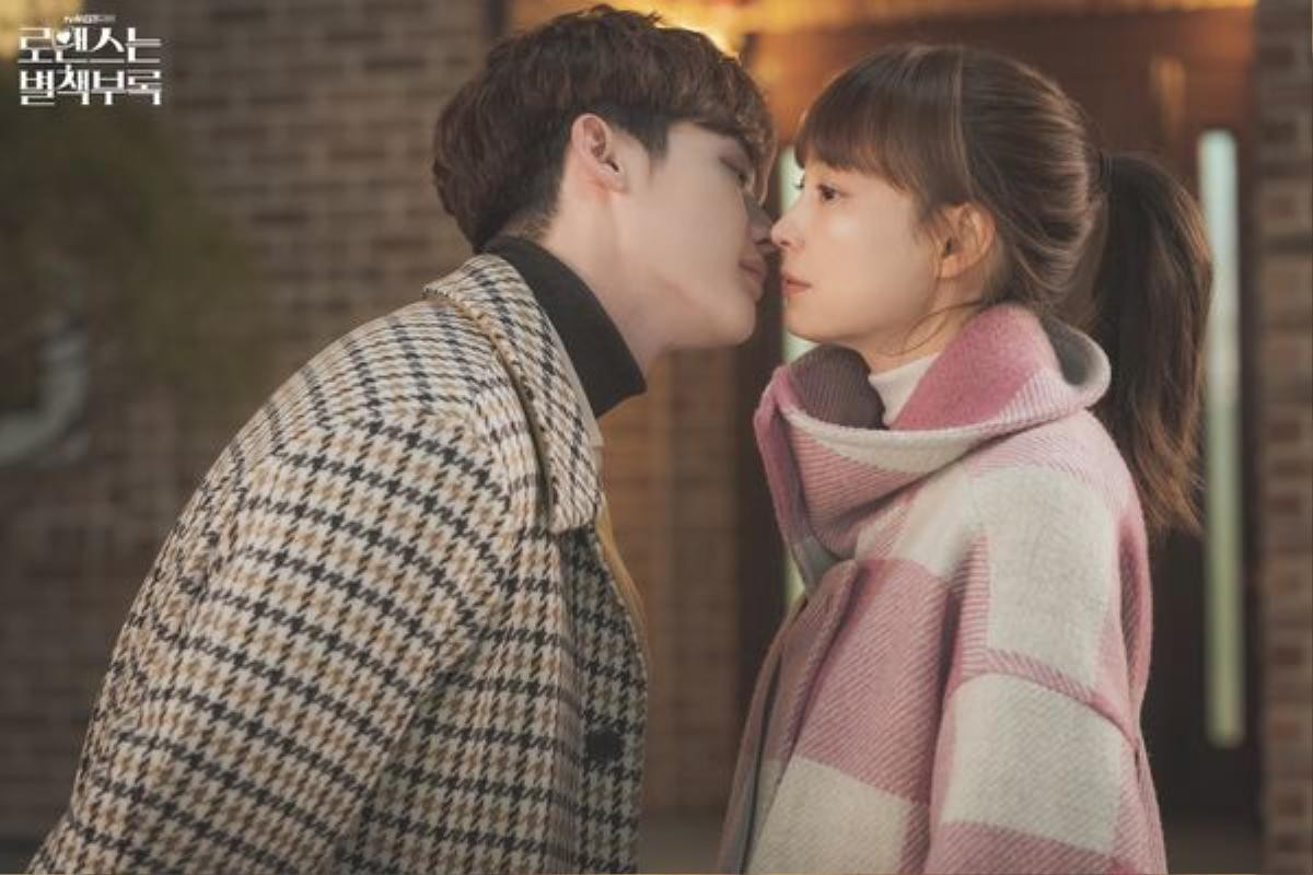 'Love's Crash Landing' của Son Ye Jin - Hyun Bin lên sóng tháng 9 sau khi phim của Ji Chang Wook kết thúc Ảnh 6