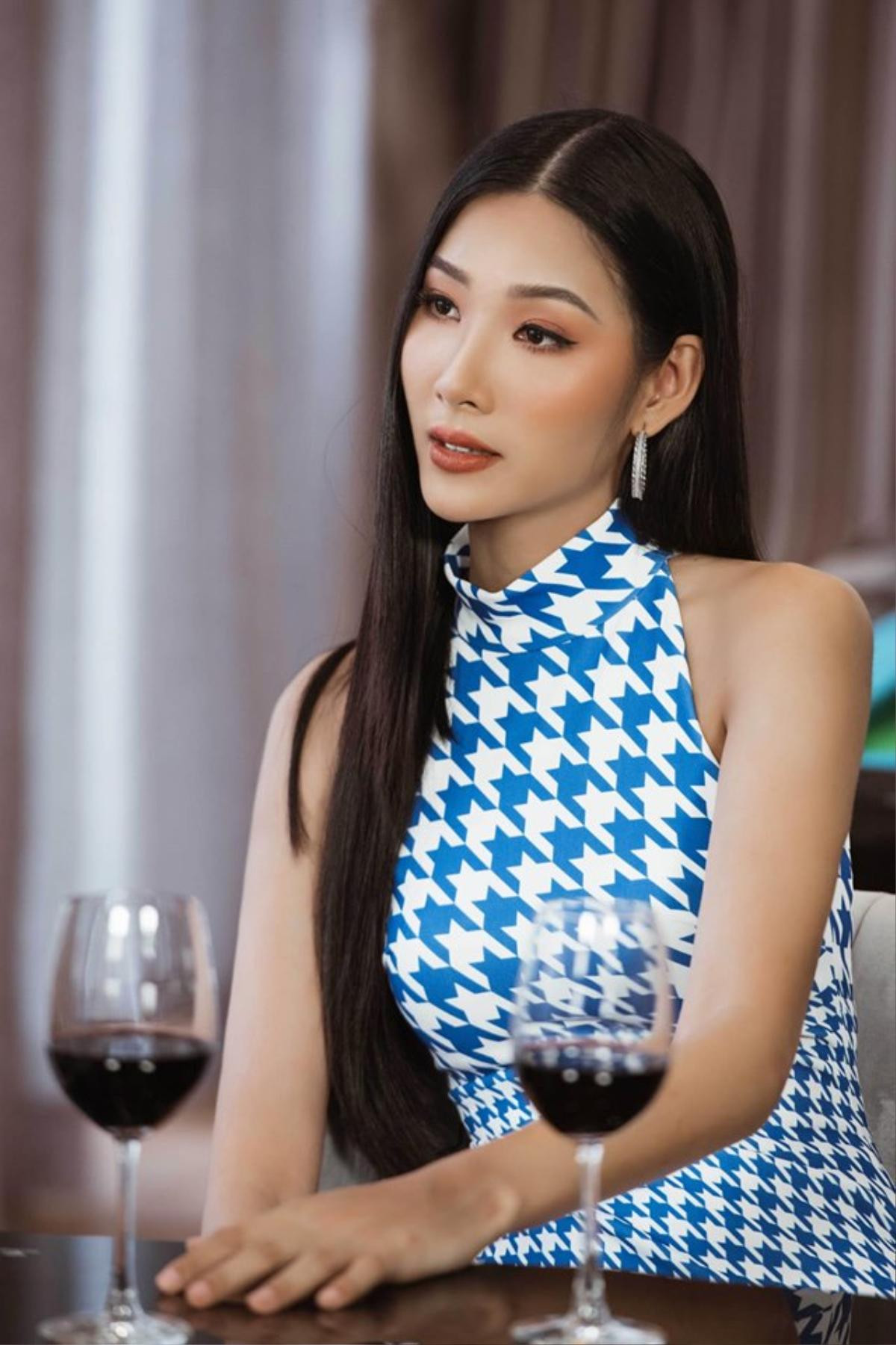 Fan chê cười xấu, Hoàng Thùy niềng răng 'cấp tốc' chuẩn bị chinh chiến Miss Universe 2019 Ảnh 6