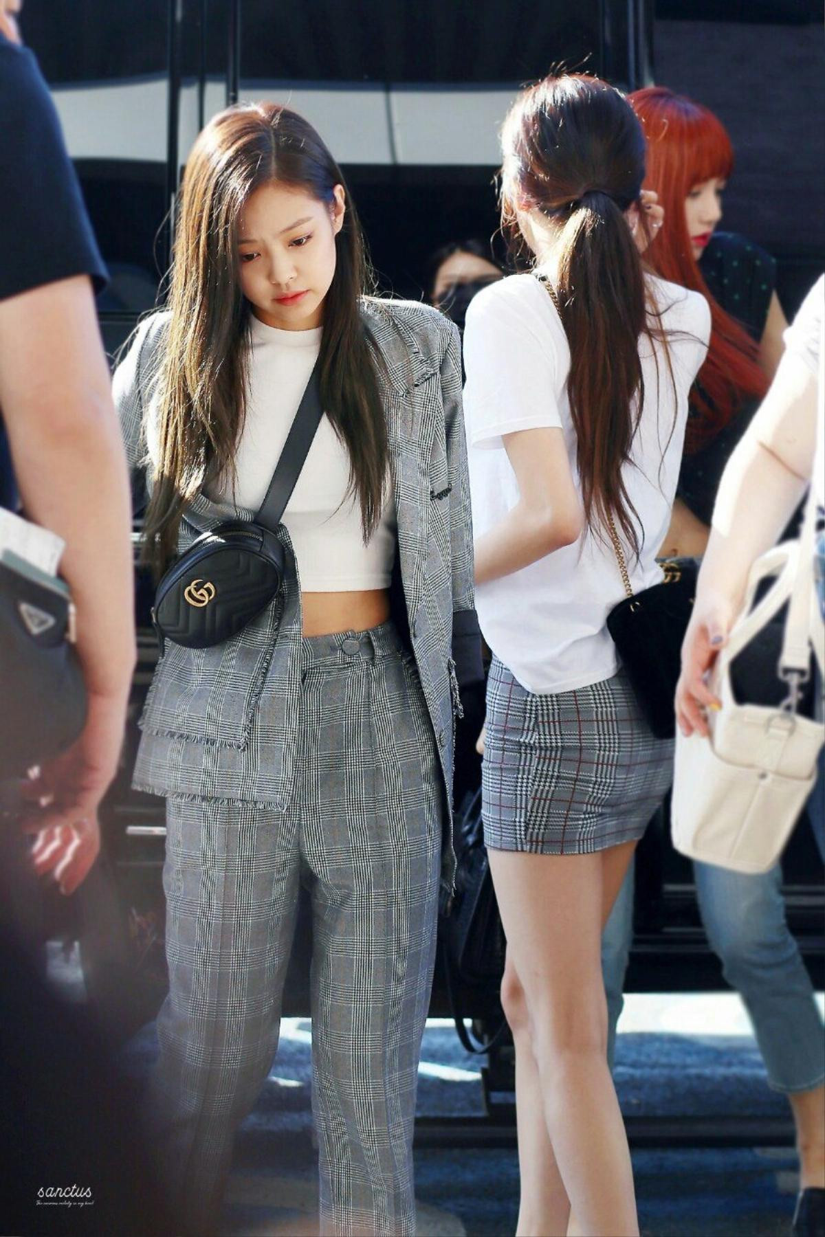 Có ai mà ngờ bộ sưu tập túi xách đắt xắt ra miếng của Jennie còn ‘vượt mặt’ cả Lisa Ảnh 1