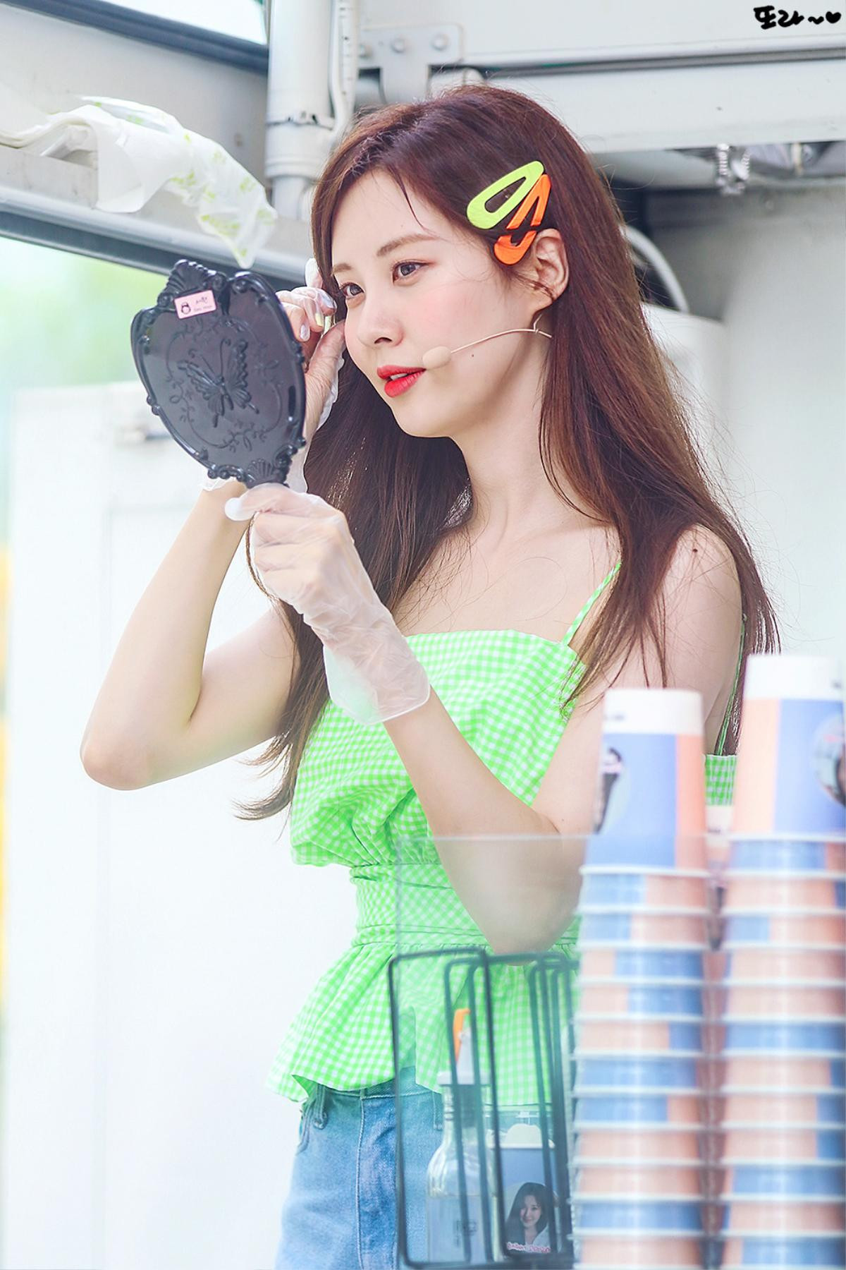 Mừng sinh nhật, Seohyun dành hẳn một xe cafe để tặng fans Ảnh 7