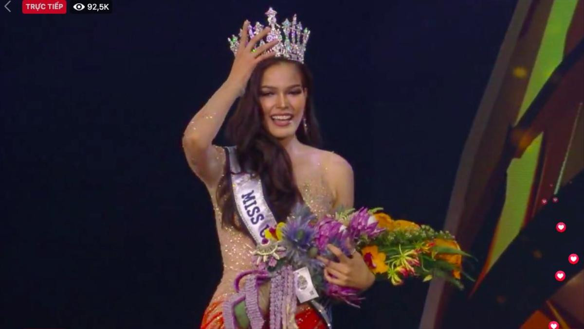 Lộ diện tân Hoa hậu Hoàn vũ Thái Lan - đối thủ đáng gờm của Hoàng Thuỳ tại Miss Universe 2019 Ảnh 1