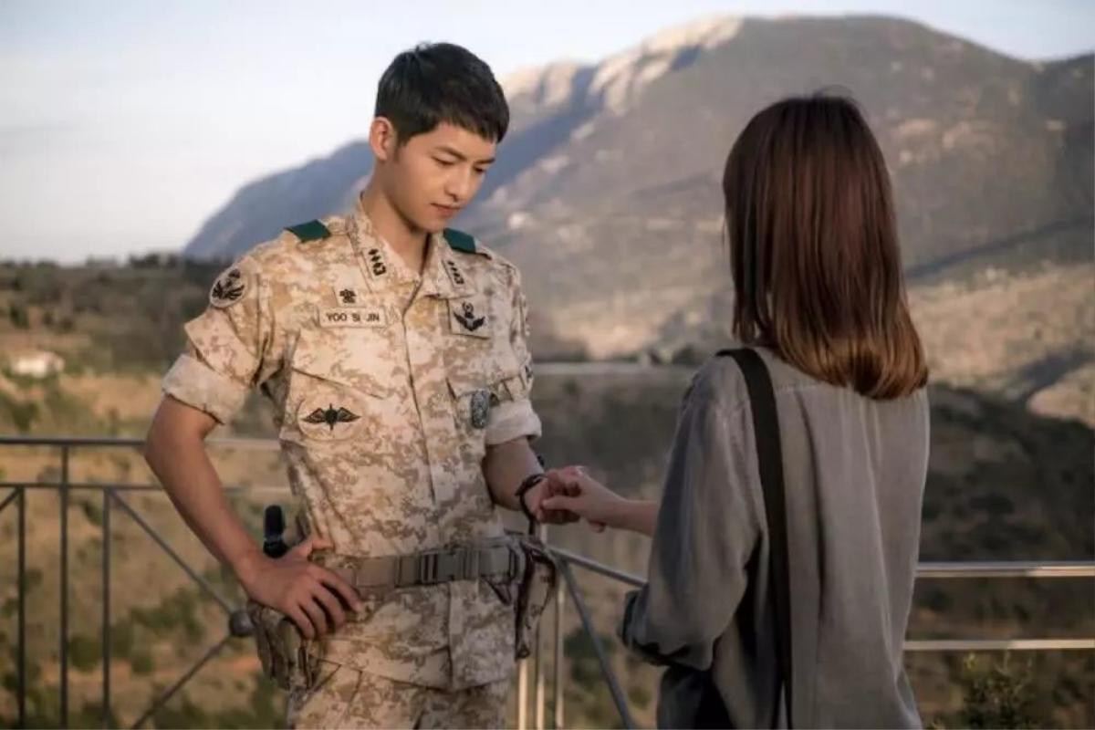 Phía Song Joong Ki phủ nhận tin đồn Song Hye Kyo ngoại tình với Park Bo Gum bị camera bắt được hai lần? Ảnh 1