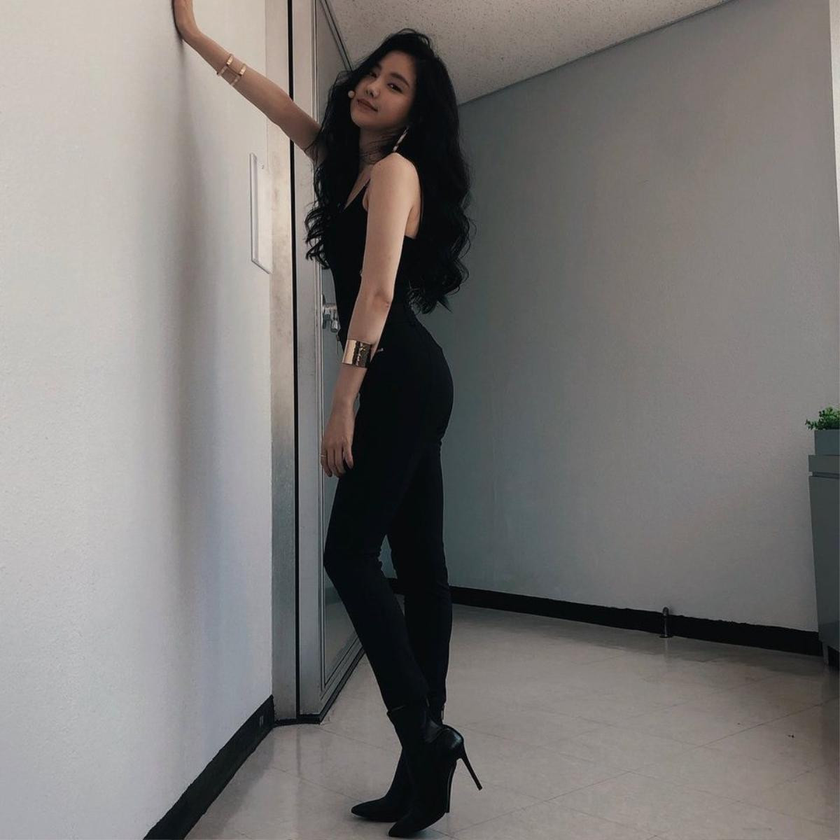 'Nữ hoàng legging' - Naeun (A Pink) 'rầu rĩ' vì vòng hai ngày càng nhỏ đi Ảnh 2