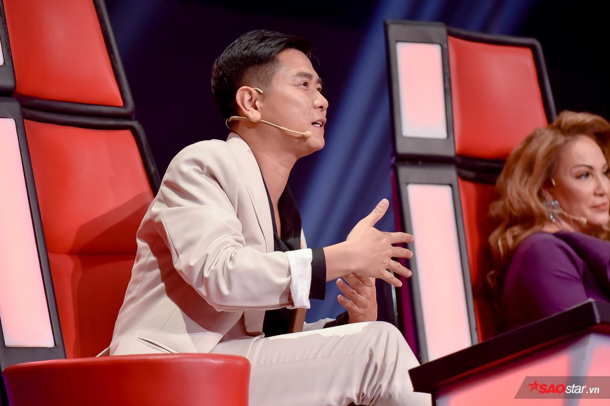 Vòng Playoffs - The Voice 2019: Lâm Bảo Ngọc trình diễn xuất sắc, HLV Hồ Hoài Anh hứa tặng hit riêng Ảnh 5