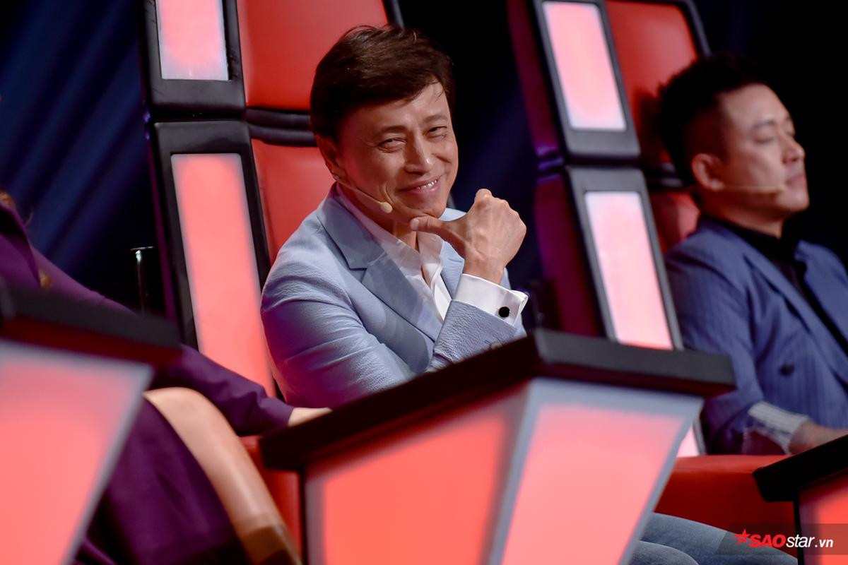 Vòng Playoffs - The Voice 2019: Lâm Bảo Ngọc trình diễn xuất sắc, HLV Hồ Hoài Anh hứa tặng hit riêng Ảnh 6