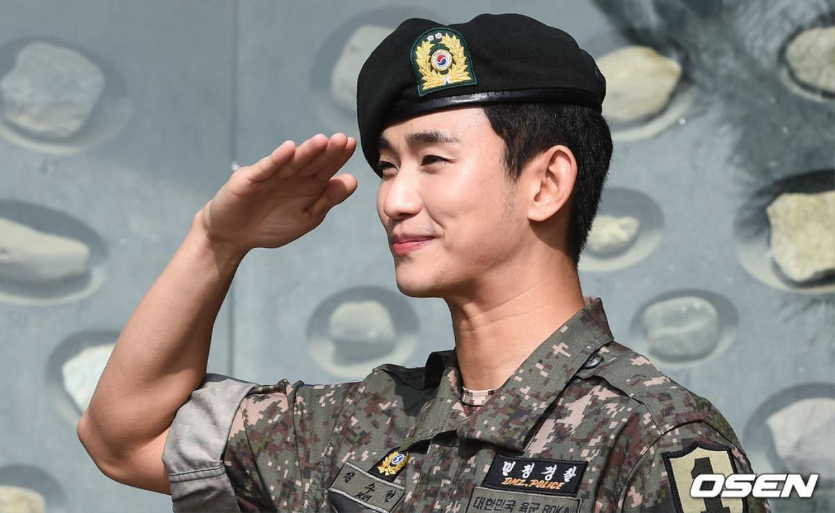 Kim Soo Hyun rạng rỡ xuất ngũ, chia sẻ cảm xúc và dự án phim sắp tới Ảnh 12