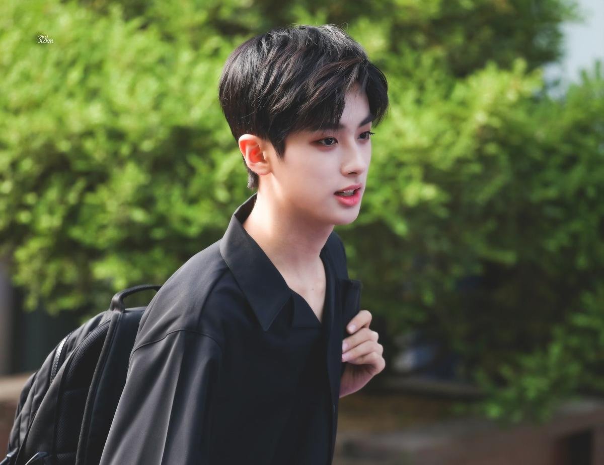 6 thực tập sinh 'Produce X 101' đẹp tựa nam thần truyện tranh: Bạn xao xuyến trước nhan sắc của ai? Ảnh 12