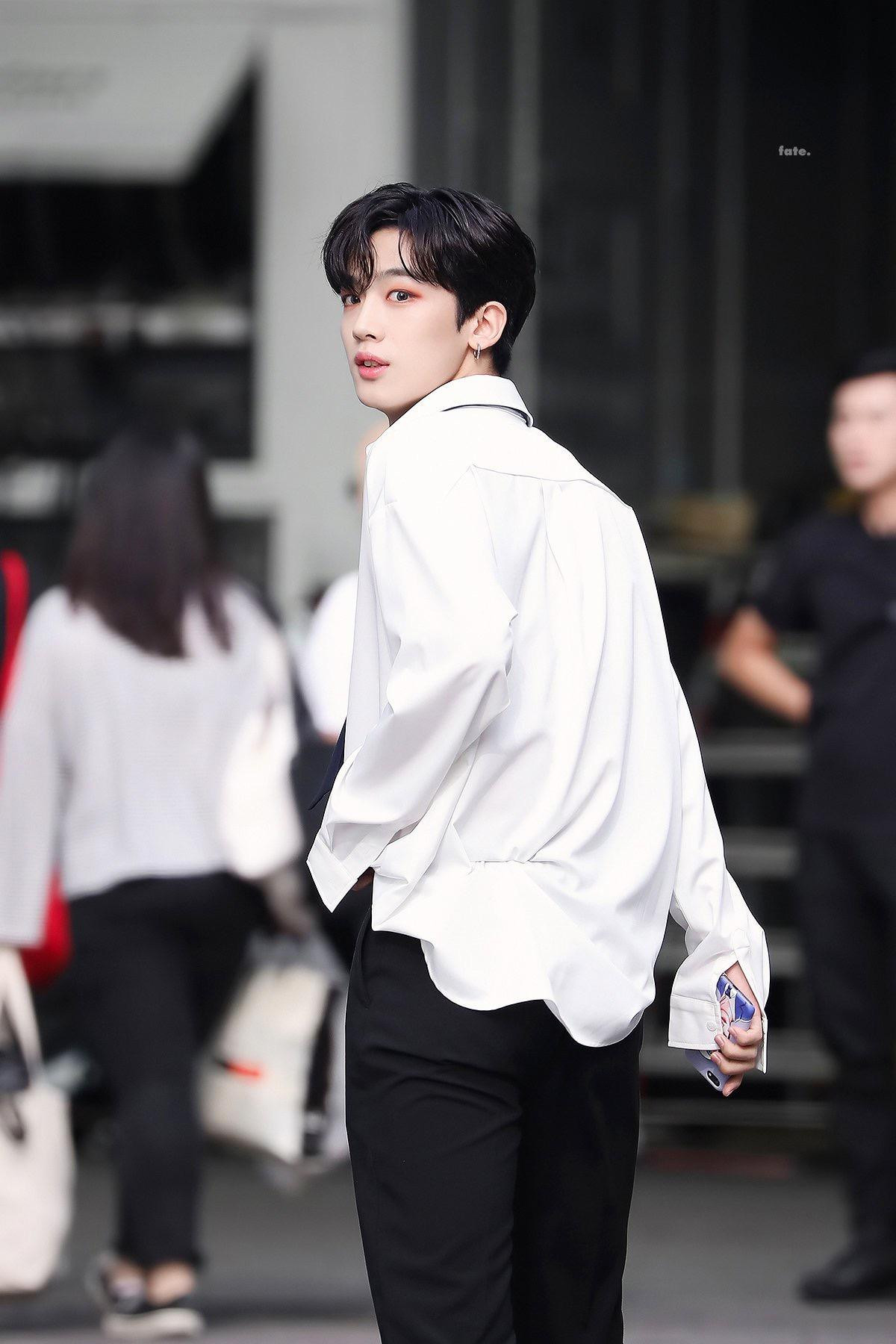 6 thực tập sinh 'Produce X 101' đẹp tựa nam thần truyện tranh: Bạn xao xuyến trước nhan sắc của ai? Ảnh 5