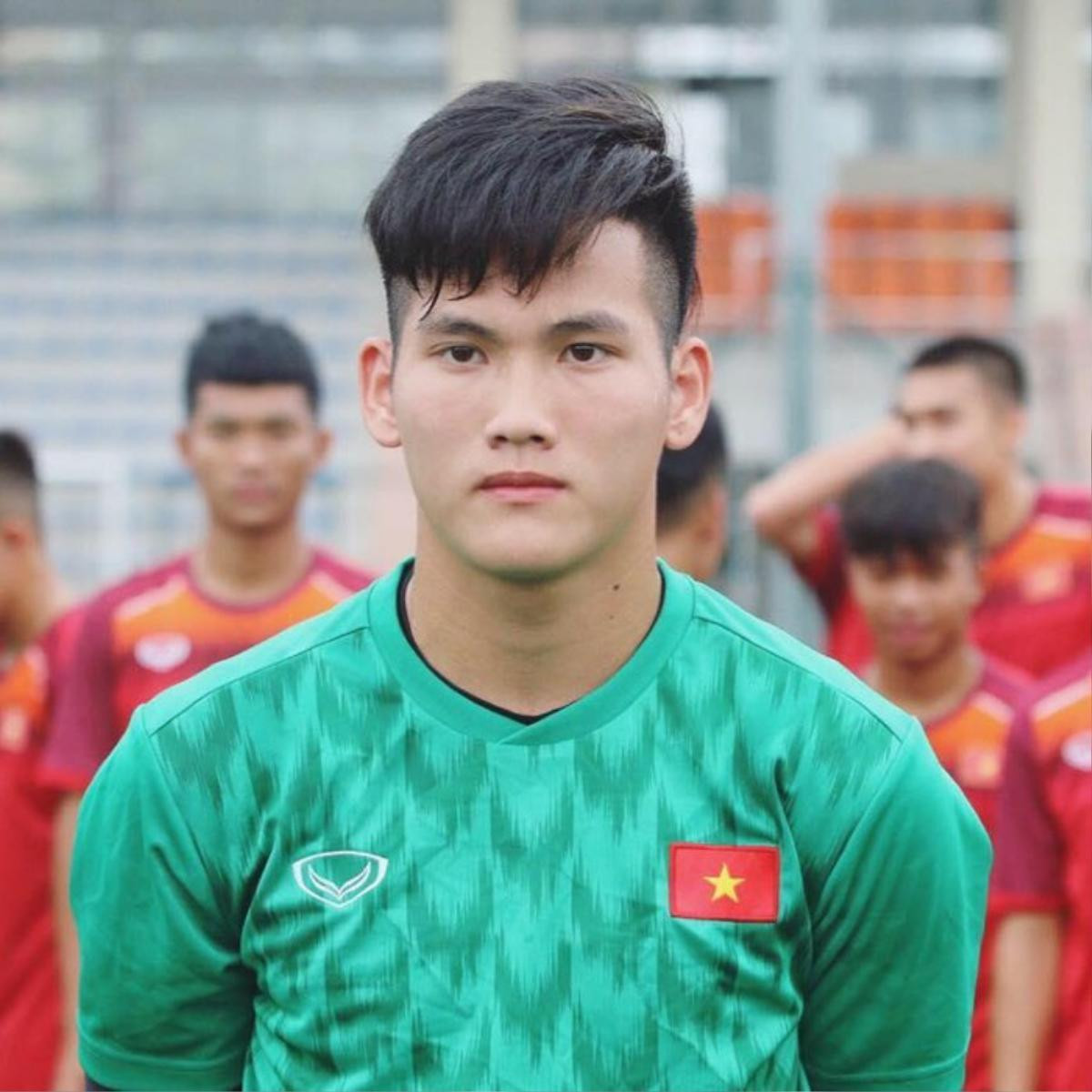 Không thua gì U23, tuyển U18 Việt Nam cũng toàn các cầu thủ đẹp trai đây này! Ảnh 15