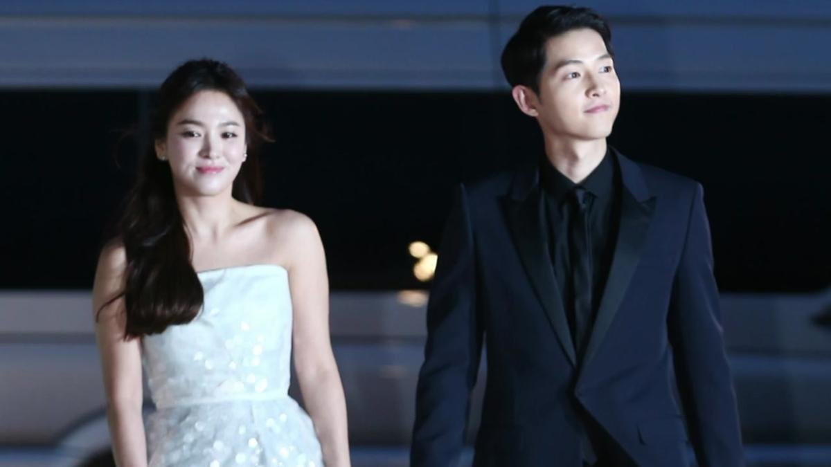 Vắng mặt tại đám cưới quản lý, Song Joong Ki khó chịu khi người quen hỏi về Song Hye Kyo: Ly hôn từ 2 tháng trước? Ảnh 6