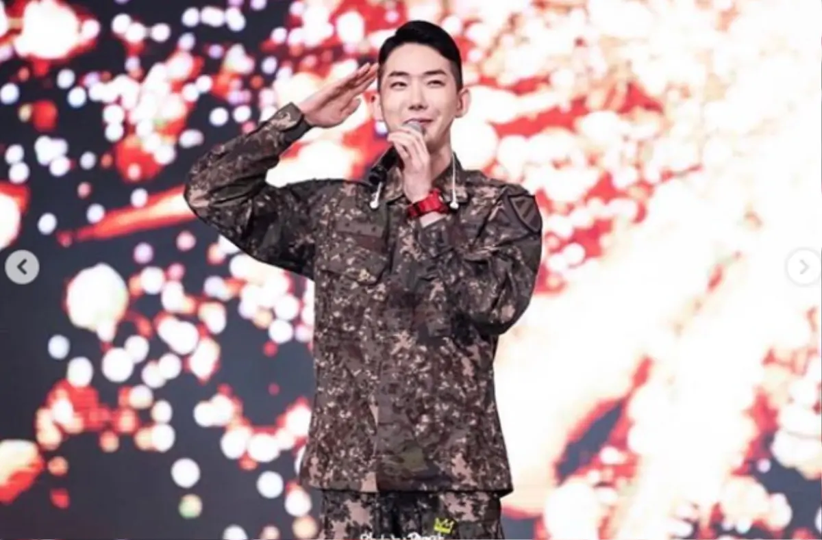 Nhập ngũ gần được 1 năm 'thánh giả gái của Kpop' Jo Kwon gây sốc với body cơ bắp cường tráng Ảnh 5