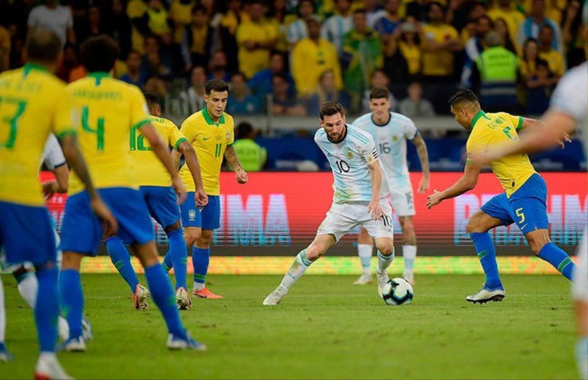 Cay cú vì thua Brazil, Messi chửi trọng tài là rác rưởi Ảnh 1