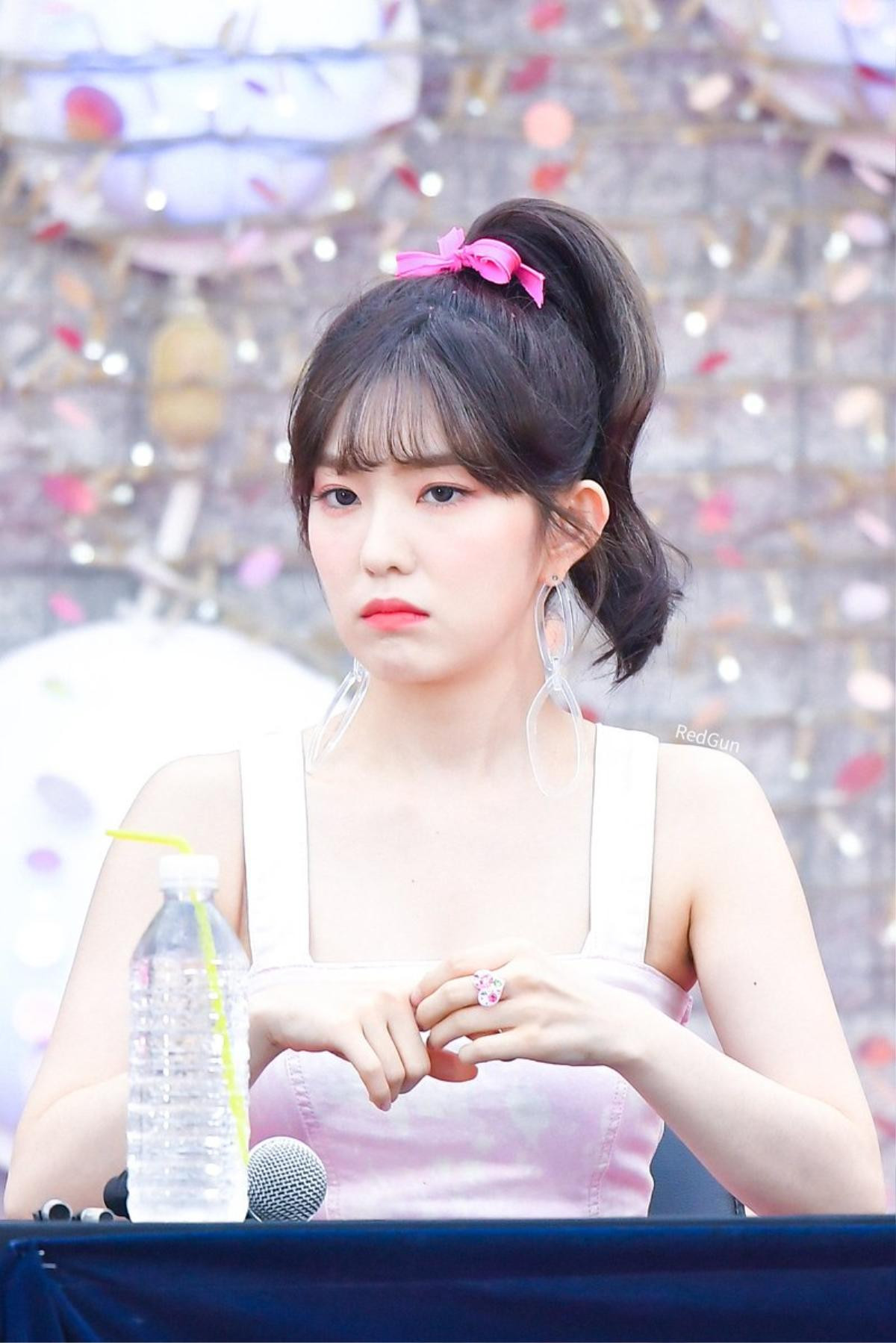 Irene giống như búp bê trong ảnh chụp fansign cùng Red Velvet Ảnh 2