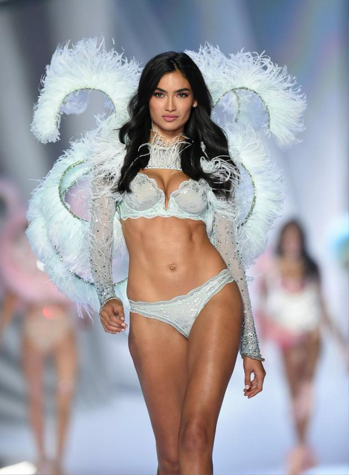 Bị dàn thiên thần 'quay lưng', rating tụt giảm nghiêm trọng, hồi tàn của Victoria’s Secret đã điểm? Ảnh 5