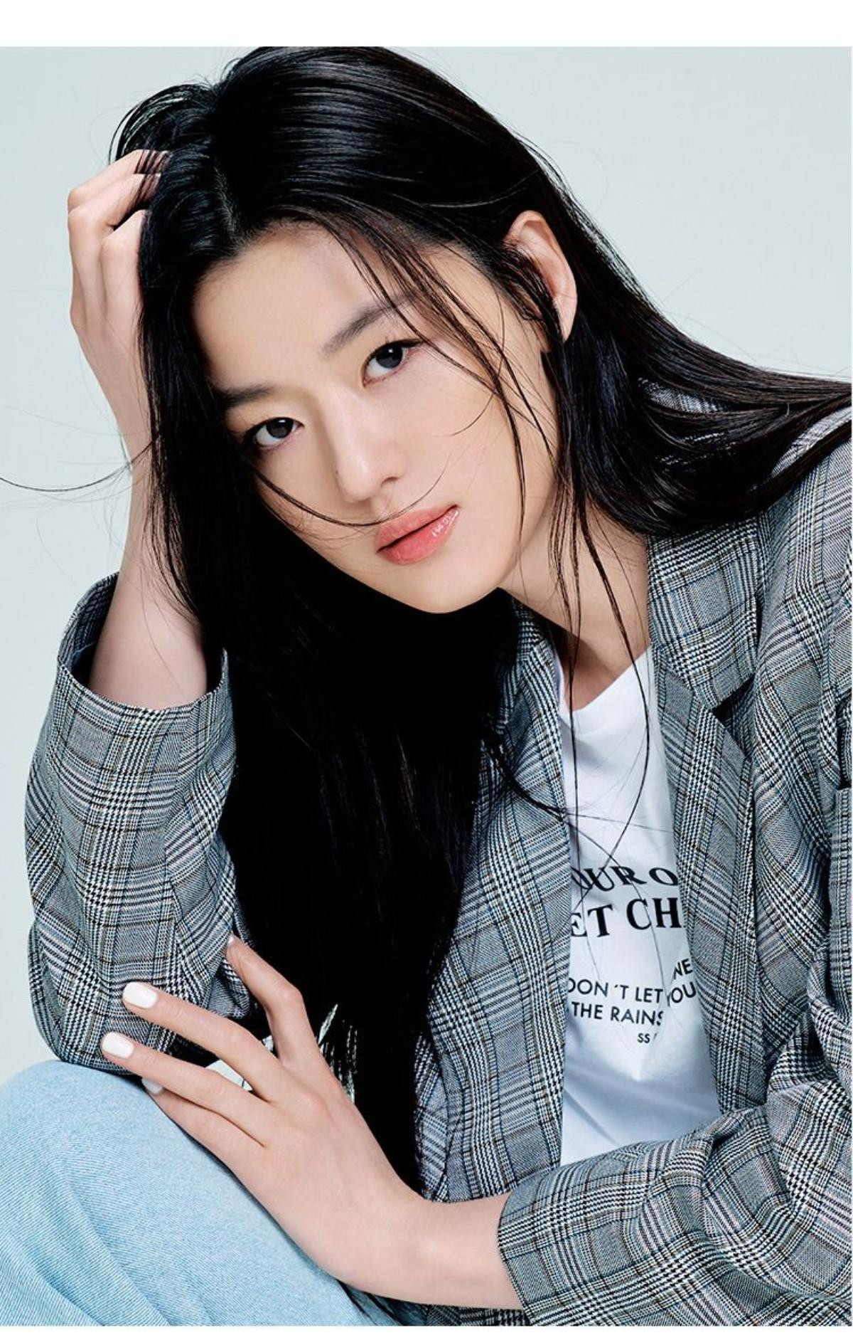 Fan 'bấn loạn' khi biết Jun Ji Hyun, Kim Tae Ri, Kim Woo Bin và Ryu Jun Yeol cân nhắc quay trở lại màn ảnh rộng Ảnh 1