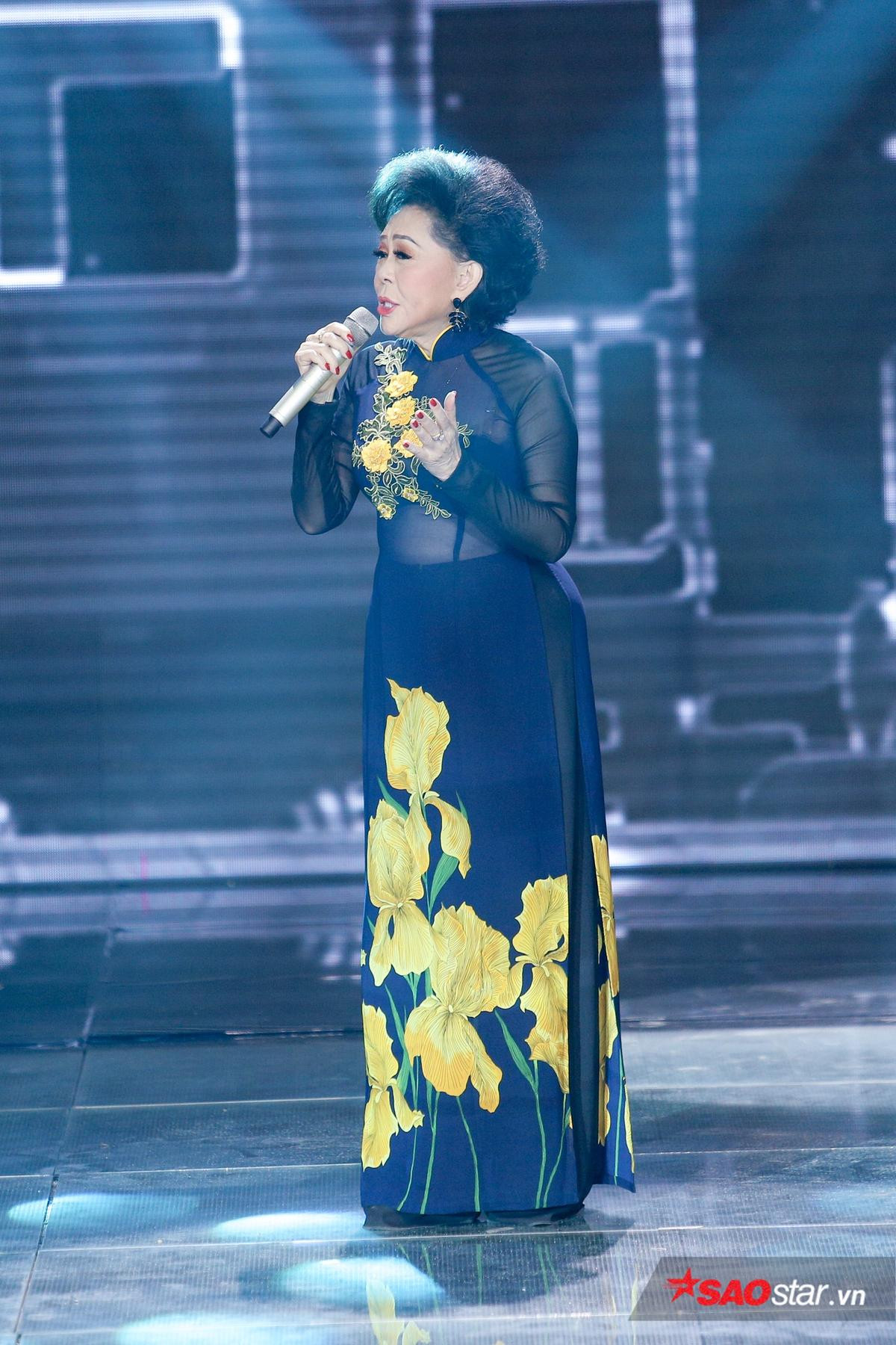 'Nữ hoàng sầu muộn' Giao Linh song ca học trò Tô Ngọc Hà chinh phục khán giả Thần tượng Bolero 2019 Ảnh 6