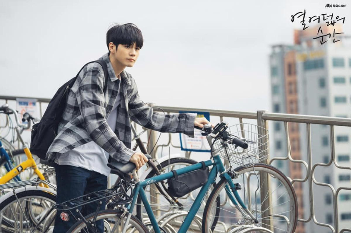 'Moments Of 18': Gây ấn tượng tốt, Ong Seong Woo (Wanna One) được đoàn làm phim ngợi khen Ảnh 2