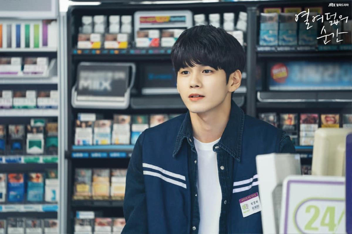 'Moments Of 18': Gây ấn tượng tốt, Ong Seong Woo (Wanna One) được đoàn làm phim ngợi khen Ảnh 6