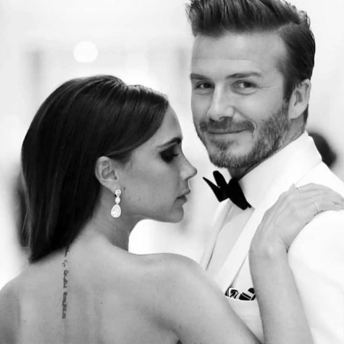 Kỉ niệm 20 năm ngày cưới, gia đình Beckham gửi lời ngọt ngào, riêng Harper lại gây chú ý với món quà đặc biệt Ảnh 3