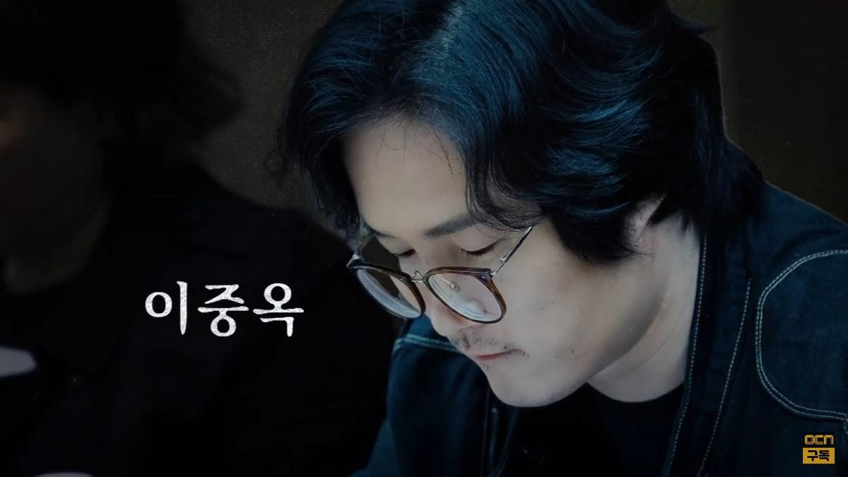 Lee Dong Wook để râu ria lởm chởm, cùng Im Siwan (ZE:A) dự buổi đọc kịch bản phim 'Strangers from Hell' Ảnh 6