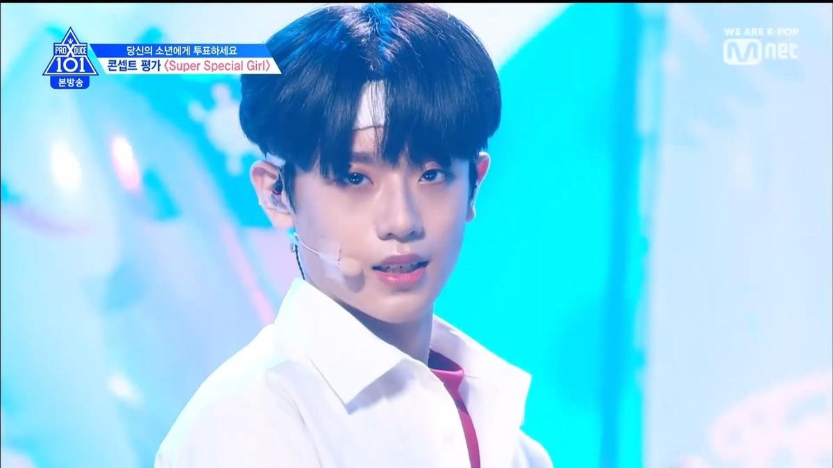 PRODUCE X 101 TẬP 10: U Got It đốt cháy với màn vũ đạo và trang phục 'khoe thân' của nhóm hot nhất Ảnh 39