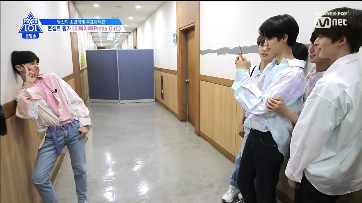 'Produce X 101': Sân khấu 'Pretty Girl' của center học sinh Son Dong Pyo - Song Hyung Jun nhận nhiều lời khen Ảnh 4