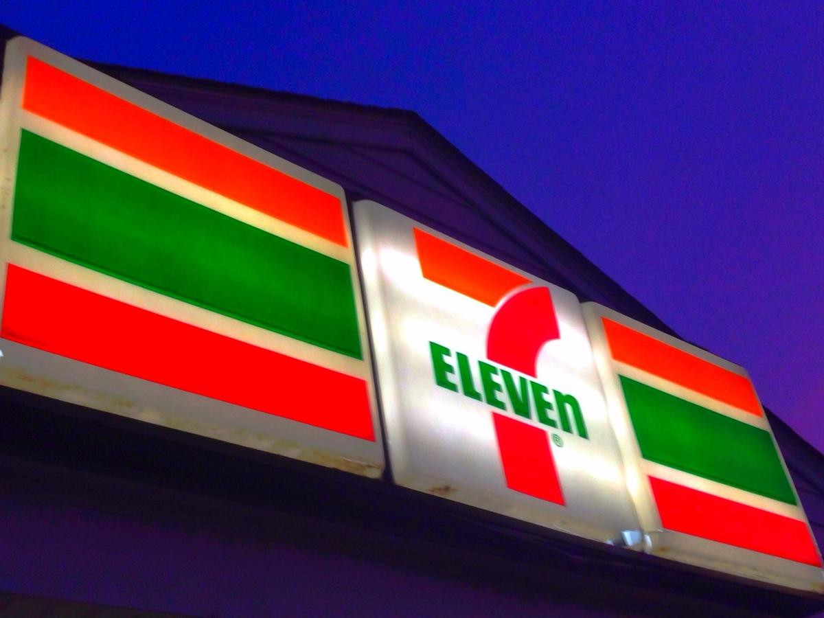 Khách hàng 7-Eleven tại Nhật mất nửa triệu USD vì sự cố bất ngờ Ảnh 1