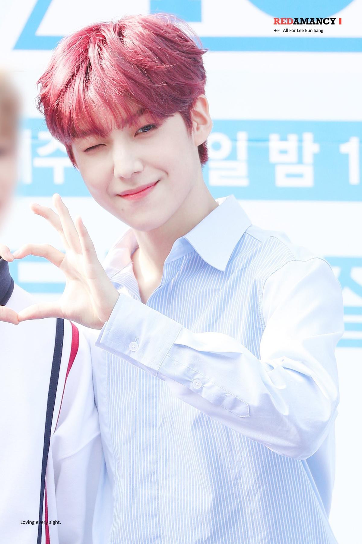 Mỹ nam đẹp hơn hoa của 'Produce X 101' chính là Lee Eun Sang: Ngắm loạt khoảnh khắc gây thương nhớ Ảnh 26