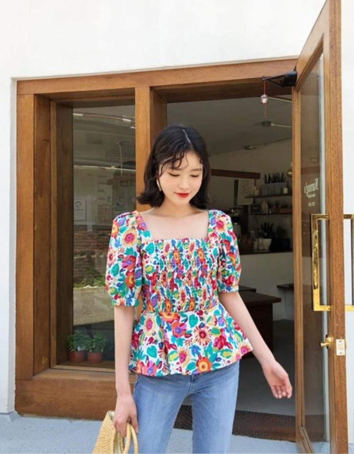 Các nàng có biết, chiếc áo Blouse cổ vuông, tay bồng đang khiến bao chàng nhớ thương? Ảnh 9