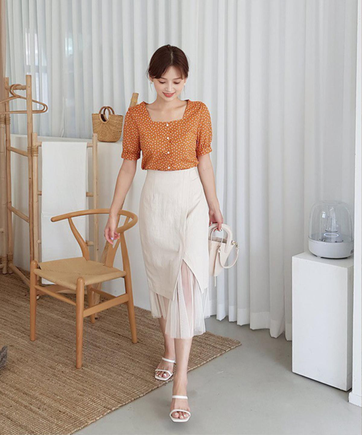 Các nàng có biết, chiếc áo Blouse cổ vuông, tay bồng đang khiến bao chàng nhớ thương? Ảnh 8