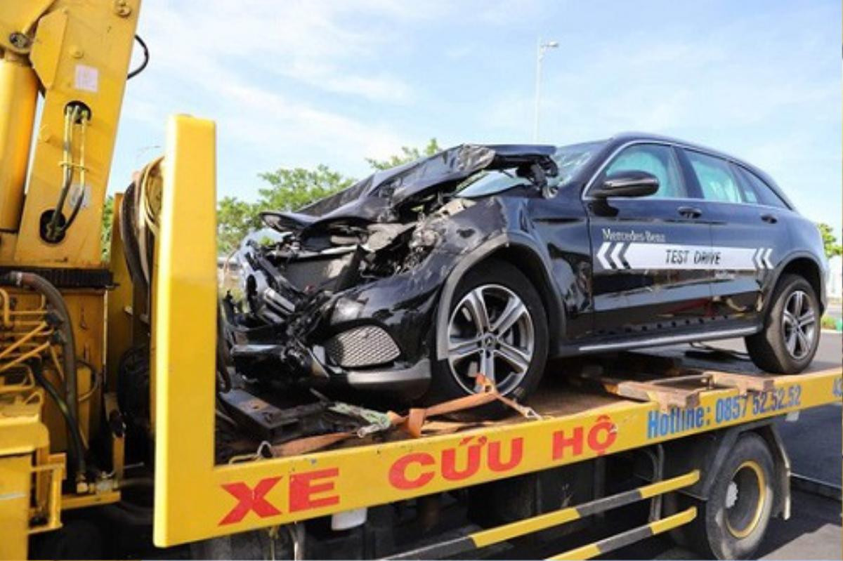 Lời khai của nữ tài xế lái xe Mercedes tông hàng loạt xe máy khiến 9 người bị thương ở Sài Gòn Ảnh 3