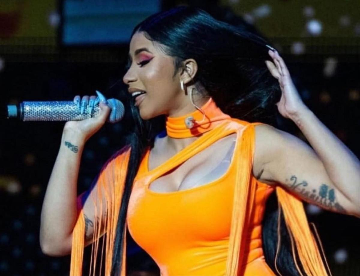 Sau màn 'quăng tóc' bá đạo tại Wireless Music Festival, Cardi B hối hận muốn tìm lại mái tóc giả của mình Ảnh 4