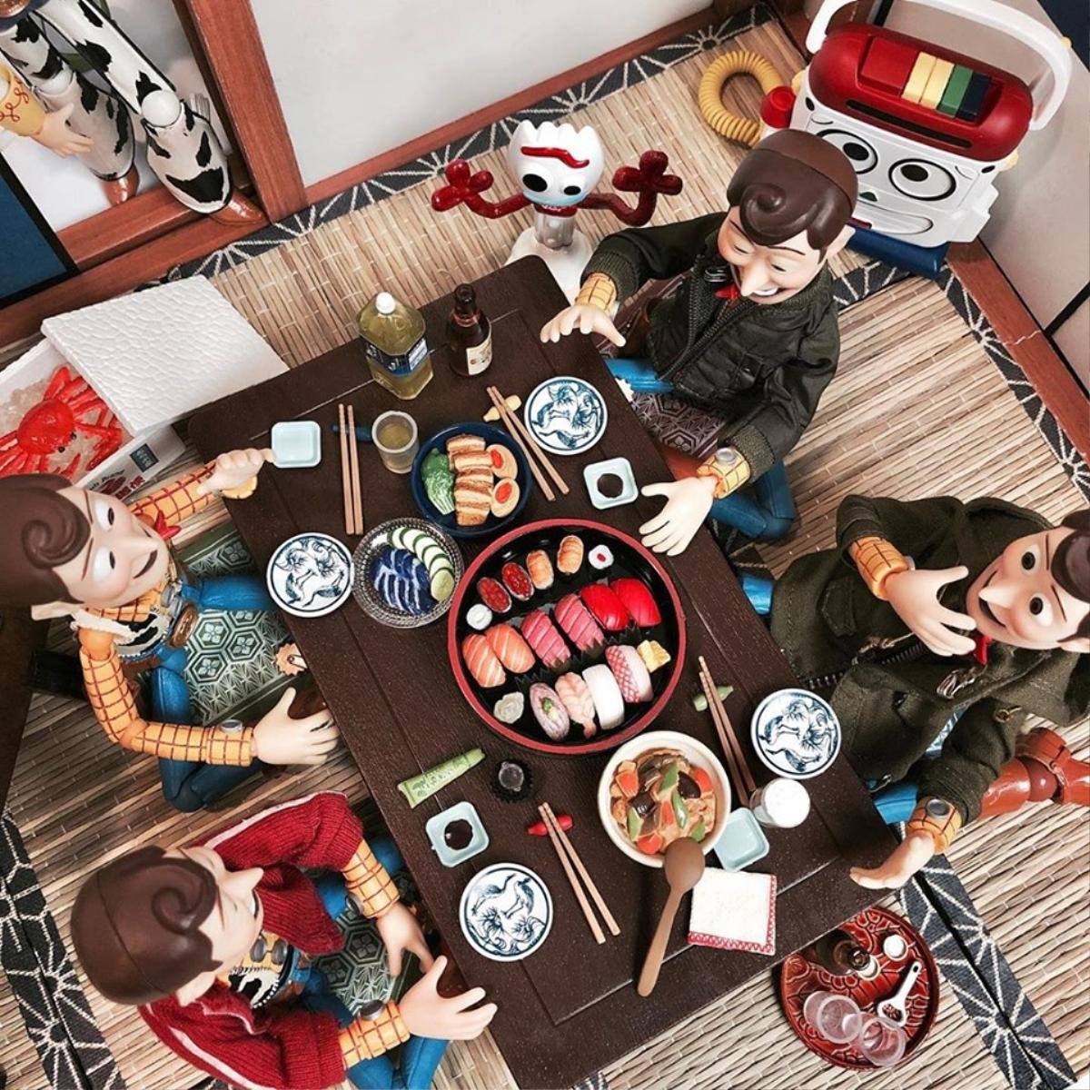 Hậu Toy Story 4: Woody quẩy tung chảo trong loạt ảnh fan made nhây nhớt Ảnh 4