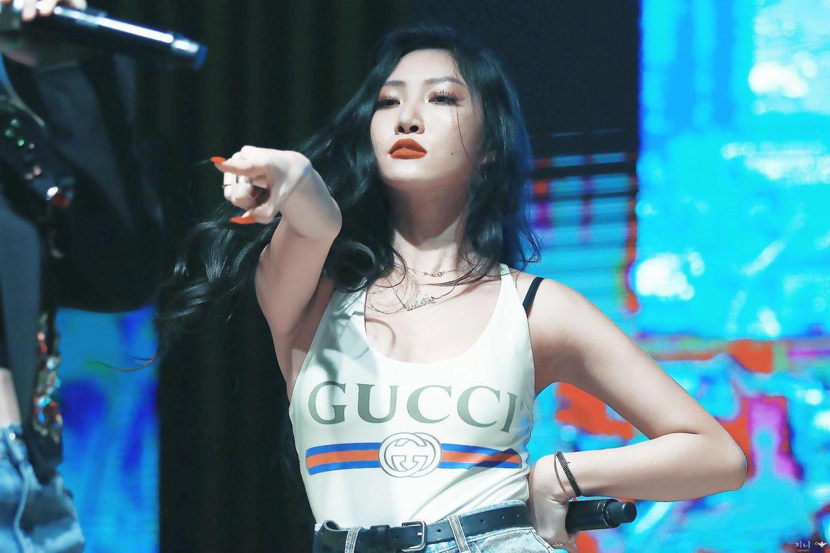 'Thả rông' ở sân bay, Hwasa (MAMAMOO) vẫn được K-net ủng hộ hết mình Ảnh 4