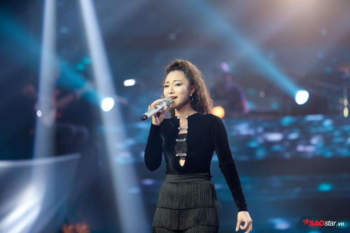 Layla 'tìm thấy chính mình' tại The Voice 2019: Giọng ca bí ẩn đã sẵn sàng 'bùng nổ' trong đêm chung kết! Ảnh 1