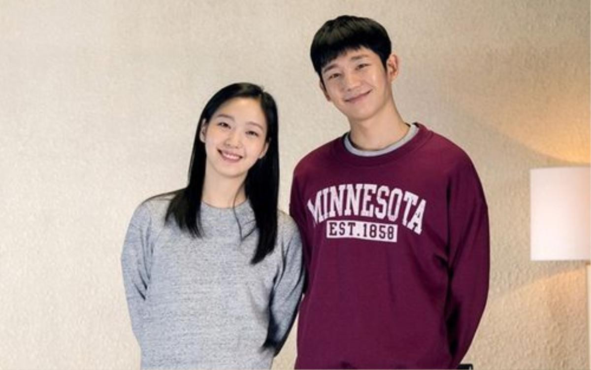 Phim của Jung Hae In, Kim Go Eun và Ji Sung tung poster mới Ảnh 1