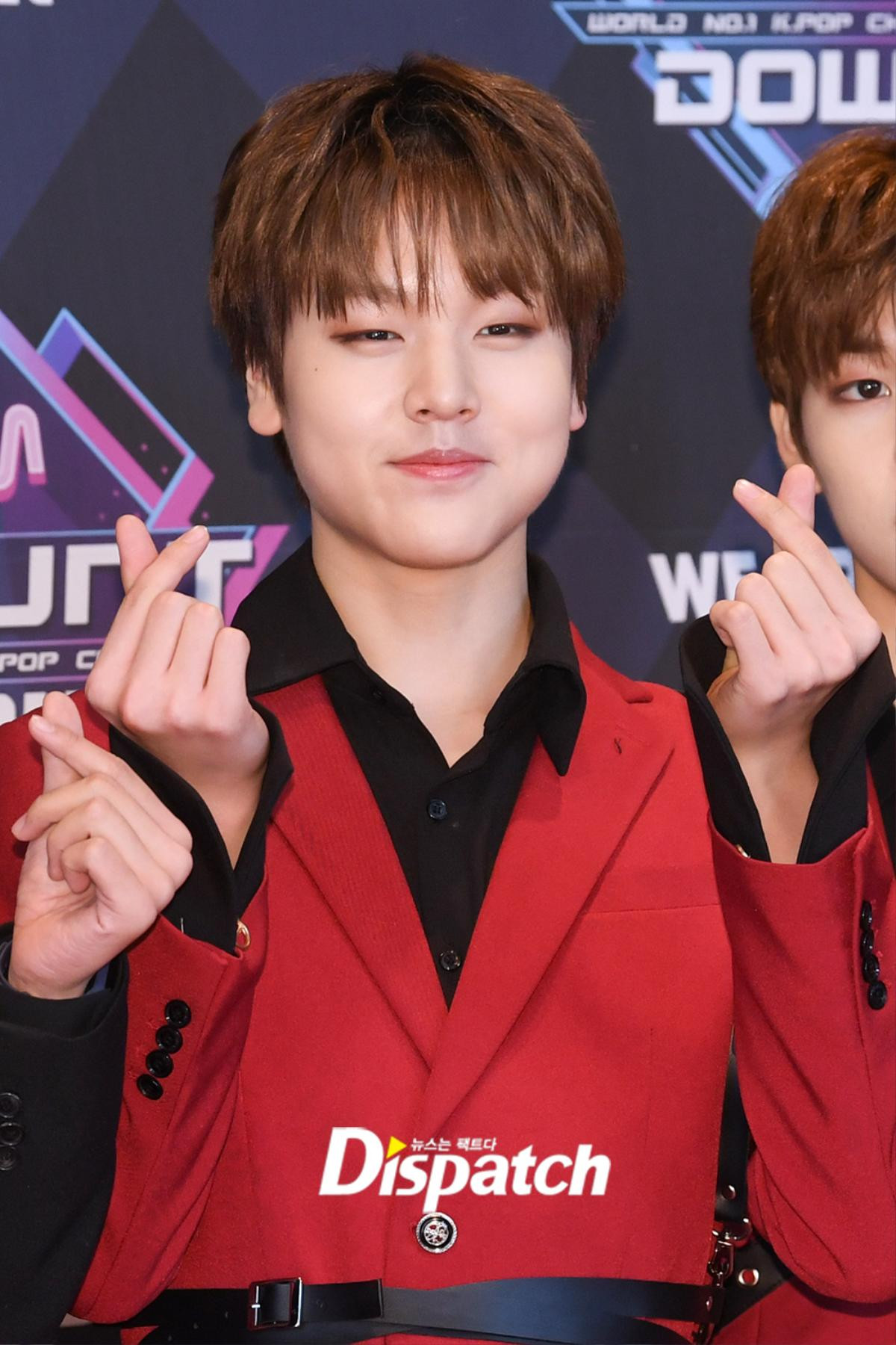 30 thực tập sinh 'Produce X 101' đổ bộ thảm đỏ 'M Countdown', Choi Byung Chan vắng mặt Ảnh 38