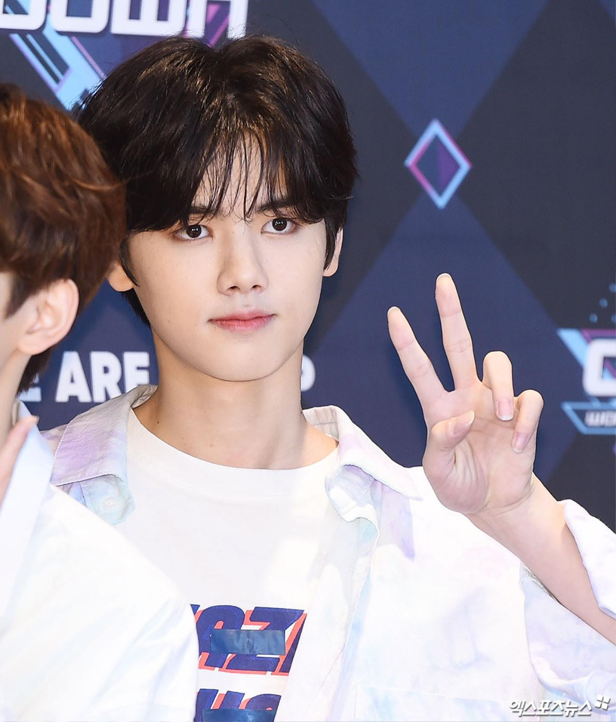 30 thực tập sinh 'Produce X 101' đổ bộ thảm đỏ 'M Countdown', Choi Byung Chan vắng mặt Ảnh 36